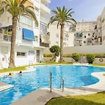 Apartment 1 Bedroom Penthouse With Pool Access, Centre