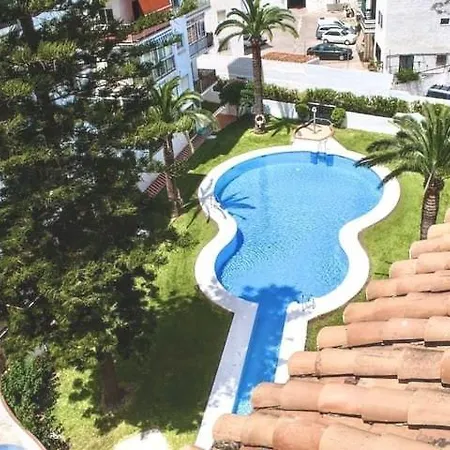 Apartment 1 Bedroom Penthouse With Pool Access, Centre *