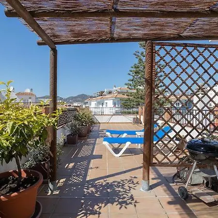 Appartement 1 Bedroom Penthouse With Pool Access, Centre Nerja