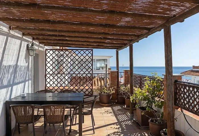 Apartament 1 Bedroom Penthouse With Pool Access, Centre Nerja