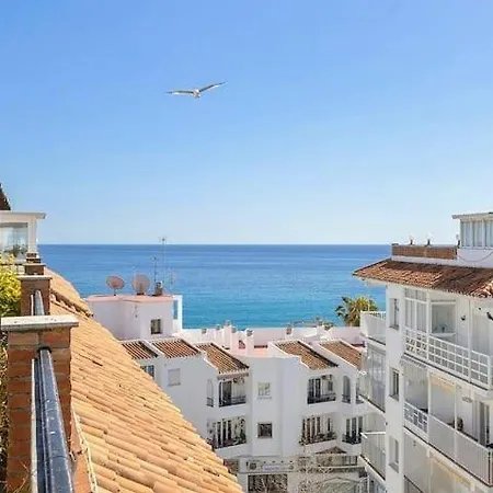 1 Bedroom Penthouse With Pool Access, Centre * Nerja