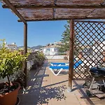 Apartament 1 Bedroom Penthouse With Pool Access, Centre Nerja