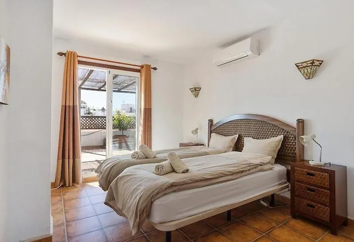 شقة 1 Bedroom Penthouse With Pool Access, Centre