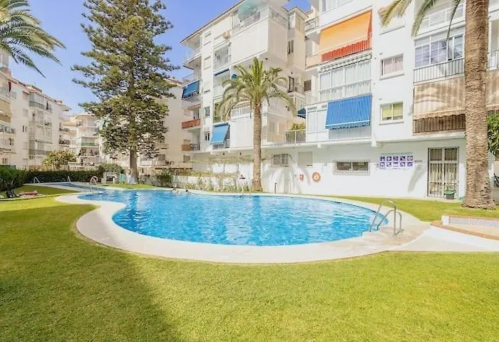 شقة 1 Bedroom Penthouse With Pool Access, Centre نيرخا